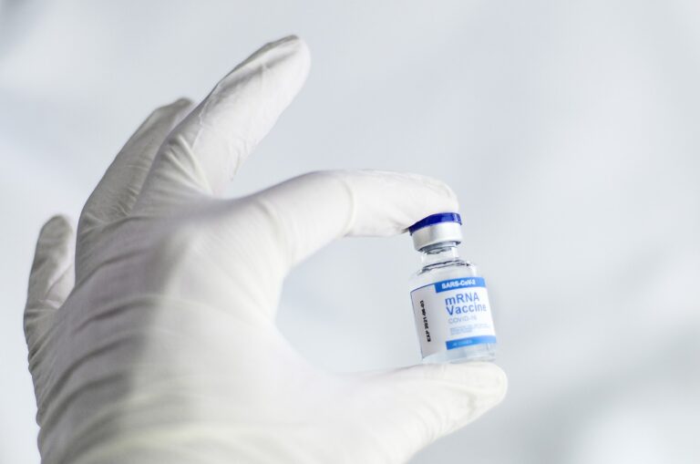 Waarom inentingen zo belangrijk zijn: een kijkje op vaccinatie tegen meningokokken en Hepatitis A